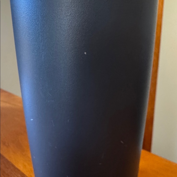 Yeti Grey Rambler Tumbler 20oz with Mag Slider Lid - Picture 3 of 6